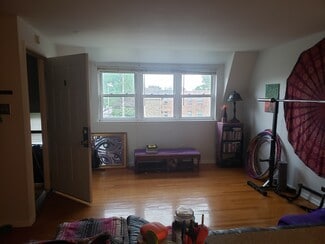 5487 Vicaris St, Philadelphia, PA 19128