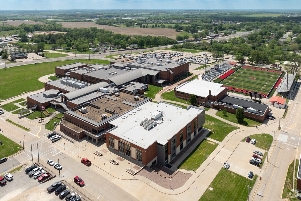 Jackson Senior High School focuses on core subjects like English.