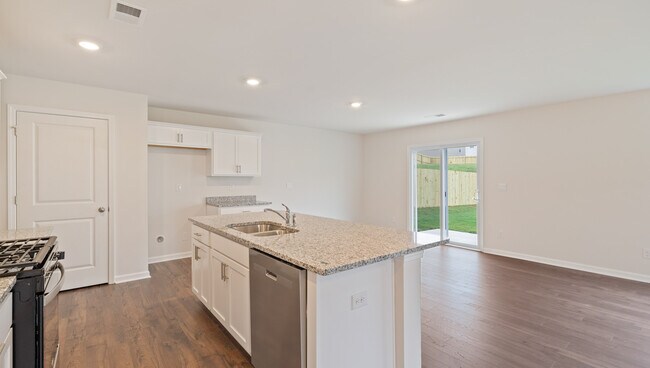 2235 Springview Ct, Boiling Springs, SC 29316 - photo 5