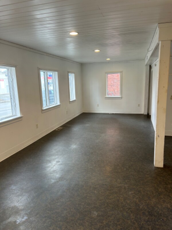 79 Main St Unit 1, Madison, ME 04950