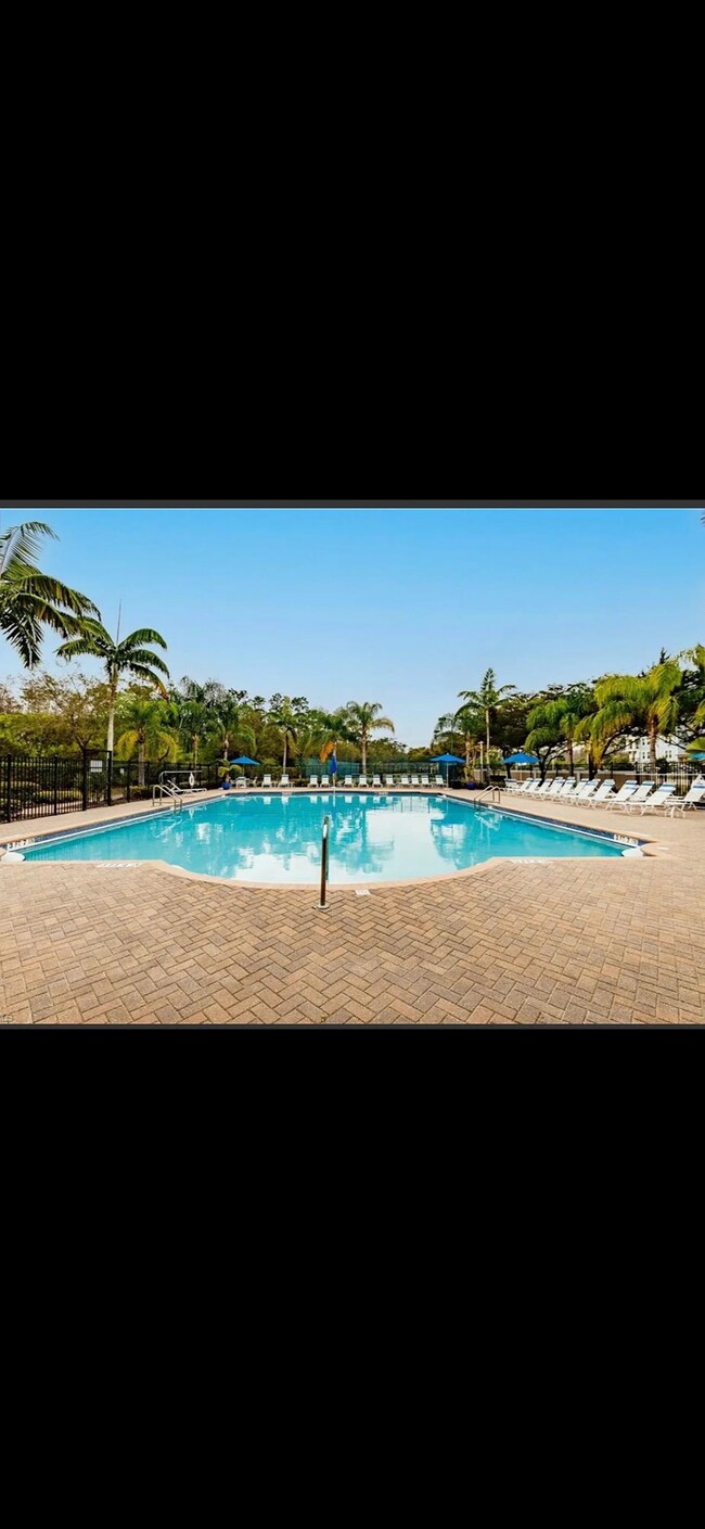 10034 Salina St, Fort Myers, FL 33905