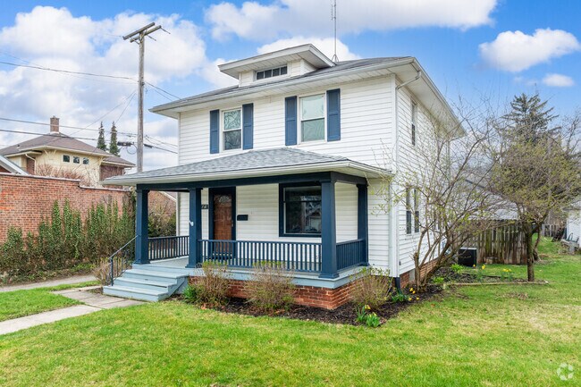 There are many examples of American foursquare homes in the North Anthony neighborhood.