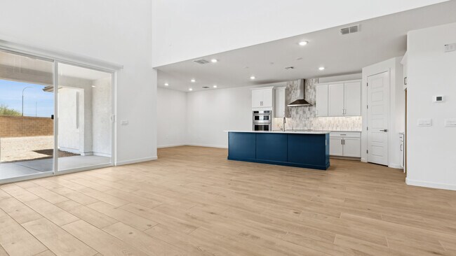 2319 W Pearce Rd, Phoenix, AZ 85041 - photo 7