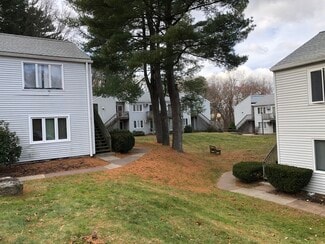 85 Old Town Rd Unit Townhouse Tree Condos, Vernon, CT 06066