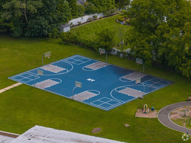 Mountain View Middle School has multiple basketball courts on campus.