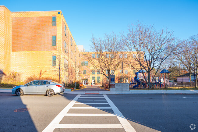 The Brooks School is a great place for your children to begin their education in Medford.