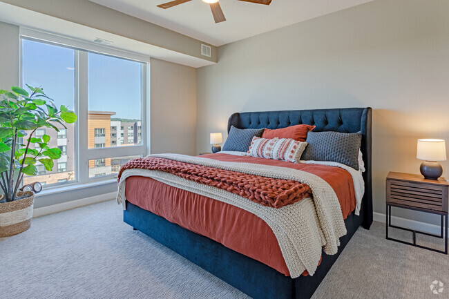 2BR, 2BA - Whitewater