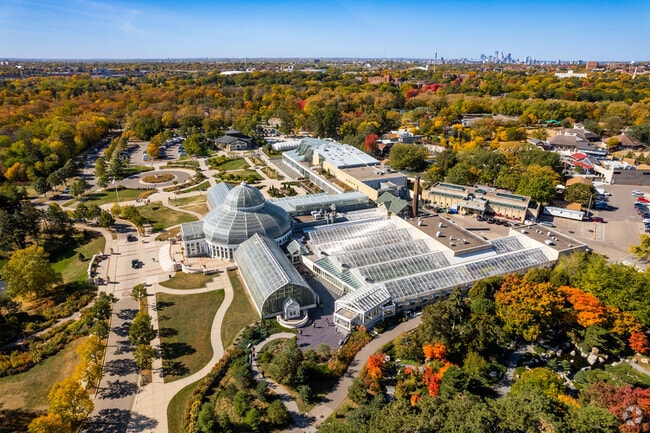 Como Regional Park is just minutes from Roselawn.