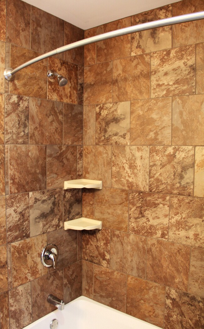 39 Peru St unit 2, Burlington, VT 05401 - photo 6