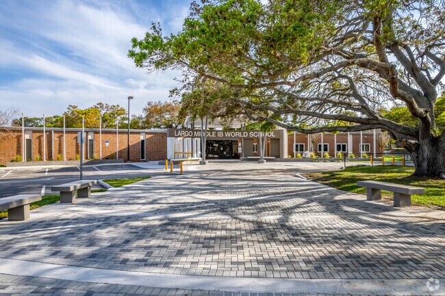 Largo middle school has 890 students serving Harbor Bluffs and surrounding neighborhoods.