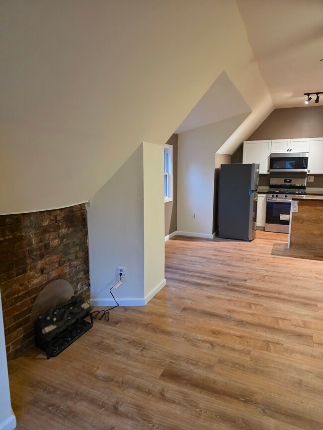 5487 Hays St unit 3, Pittsburgh, PA 15206 - photo 4