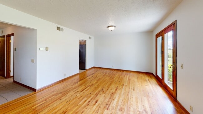 3 Linden Cir, Jefferson, WI 53549 - photo 2