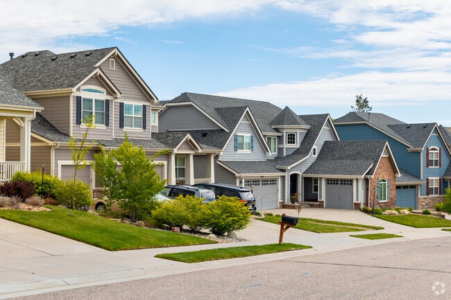 Home prices in Stonegate reach as high as $1.1 million for 5-bedroom homes.