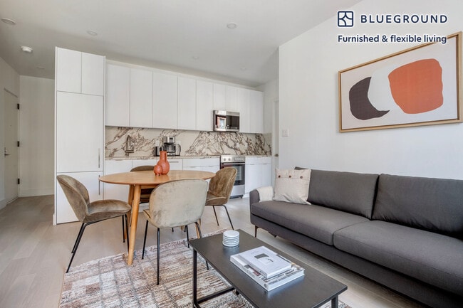 300 W 21st St unit FL5-ID1451, New York, NY 10011 - photo 3