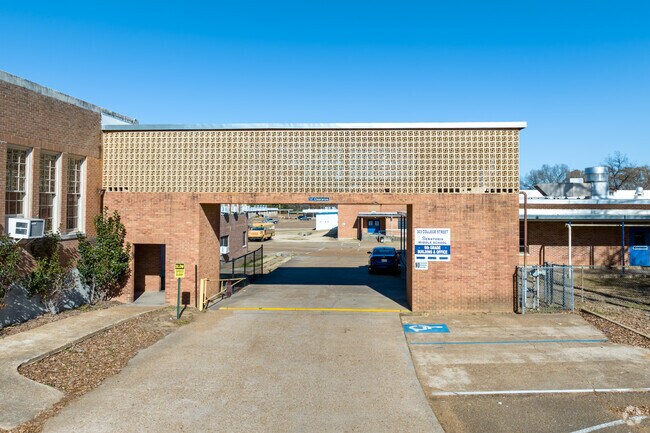 The covered awning at Senatobia Middle School keeps students dry on rainy days.