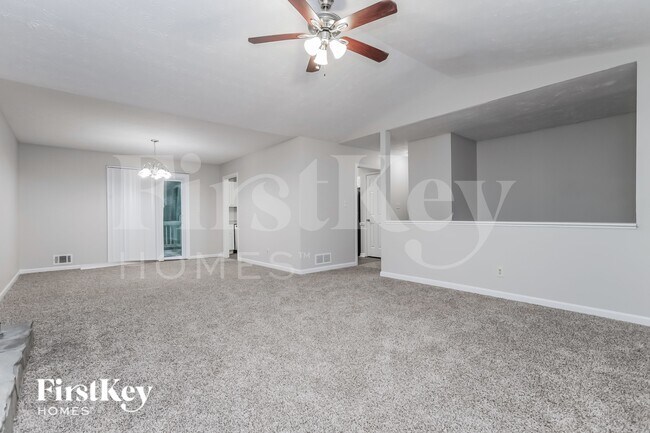 803 Brook Hollow Cir SE, Conyers, GA 30094 - photo 4