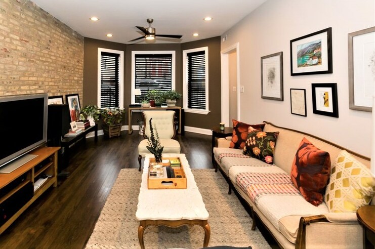 2020 N Hoyne Ave unit 1F, Chicago, IL 60647 - photo 1