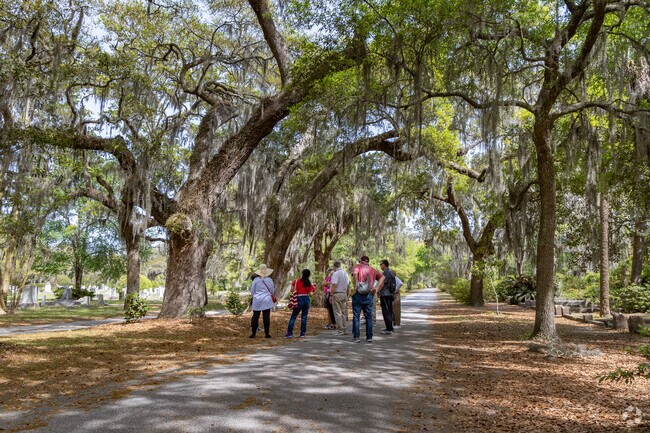 Victory Heights residents can visit the historic Bonaventure Cemetery.