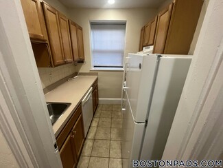 2 Elmwood Ave Unit 1, Winchester, MA 01890