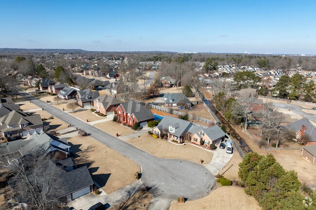 Westmead is a peaceful neighborhood a short drive away from the amenities of downtown Decatur.