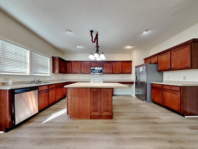 915 Brookstone Dr, Franklin, IN 46131 - photo 5