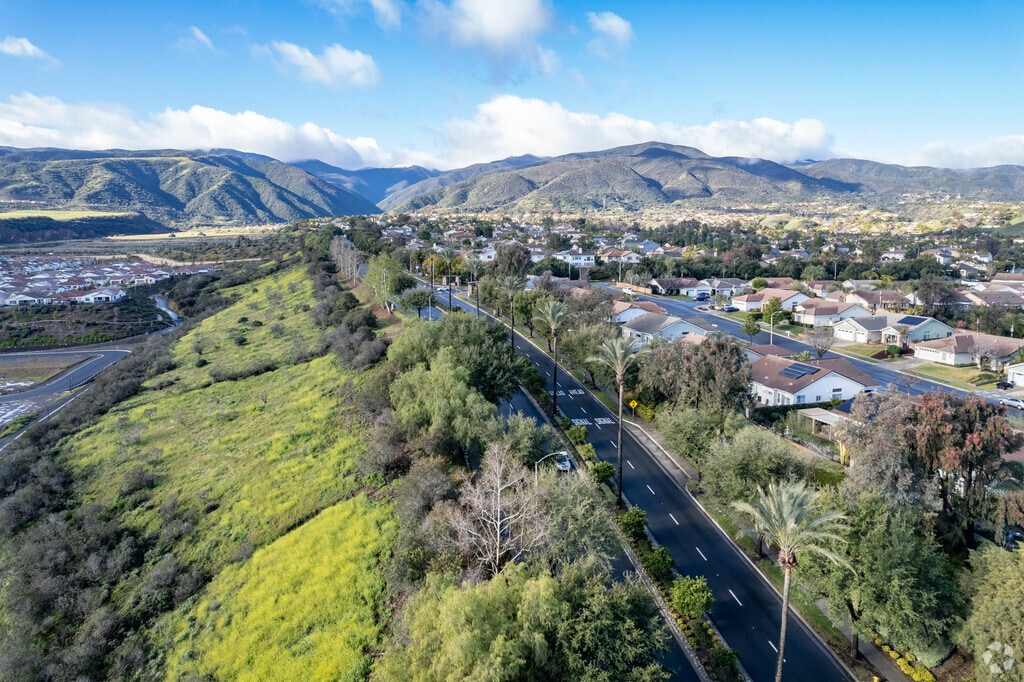 About Eagle Glen Schools, Demographics, Things to Do