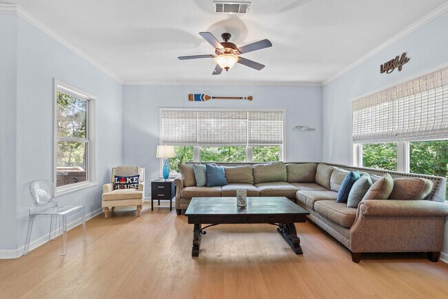 204 Lake Breeze Ln unit ID1302827P, Westminster, SC 29693 - photo 3