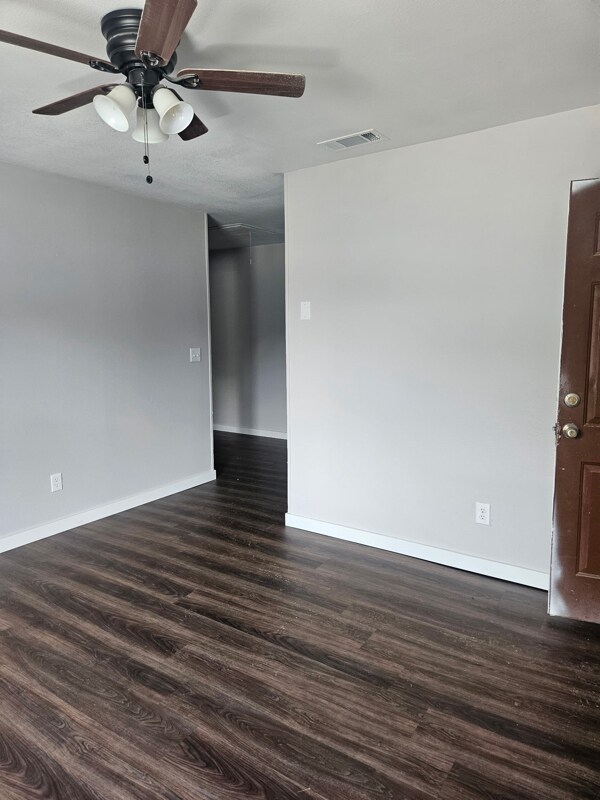 802 Abney Ave unit D, Lufkin, TX 75904 - photo 4