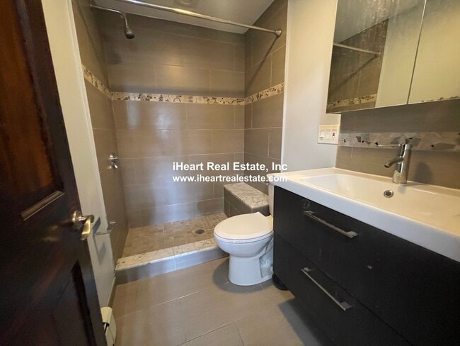 474 E 7th St, Boston, MA 02127 - photo 5