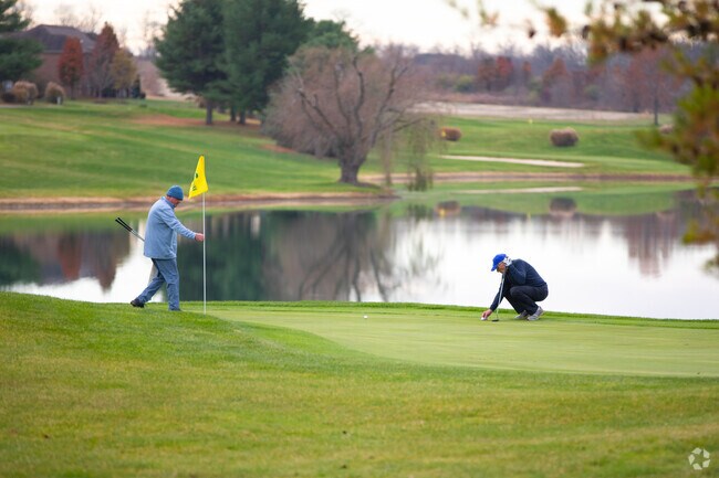 Houston Oaks is an 18-hole golf course open to all Hutchinson-Monterey residents.