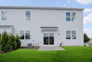 401 Comstock Rd, South Elgin, IL 60177