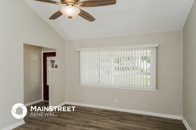 14020 Darwin Blvd, Louisville, KY 40272 - photo 3