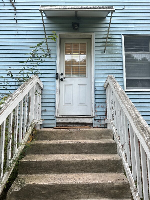 25 High St Unit 2, Windsor, CT 06095