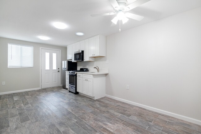 582 Douglas St unit Downstairs, Chula Vista, CA 91910 - photo 5