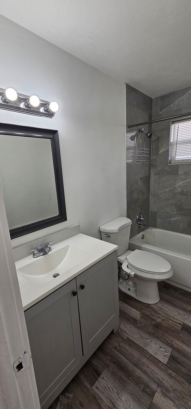 1051 NW 27th Ave, Fort Lauderdale, FL 33311 - photo 7