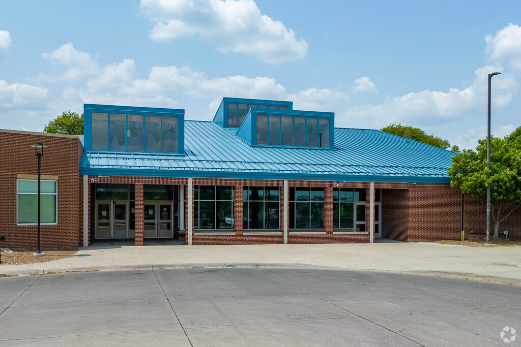 Millard Middle School offers an educational community that challenges and empowers all students.