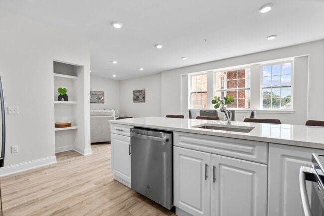 120 Broad St, New London, CT 06320 - photo 3