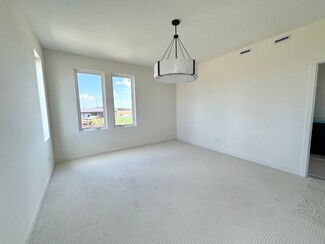 17451 Carrier Dr, Westfield, IN 46074