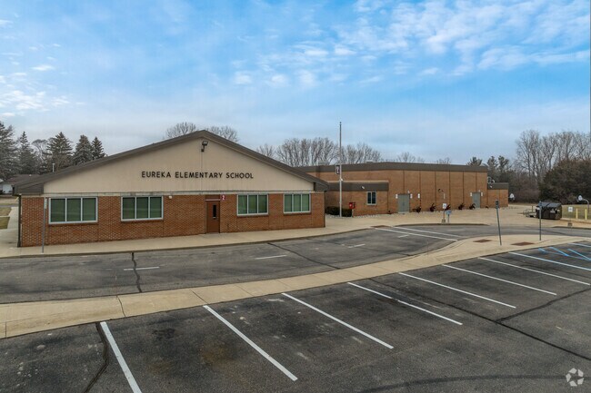 The front entrance of Eureka Elementary School.