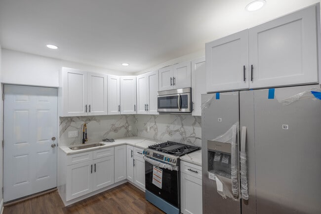 3205 E Monument St, Baltimore, MD 21205 - photo 3