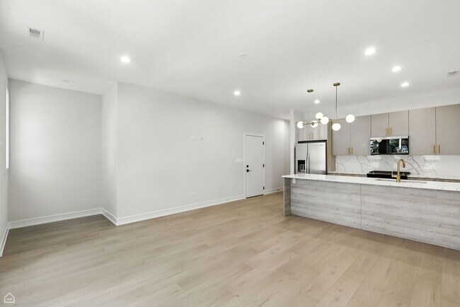 4623 S Michigan Ave unit 2, Chicago, IL 60653 - photo 6