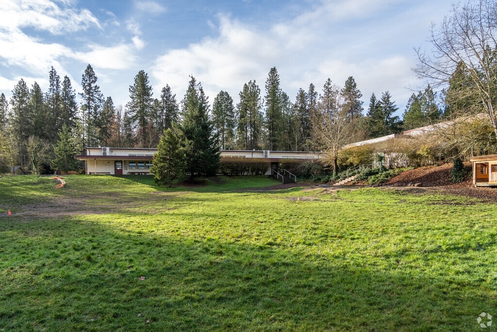 Village School serves grades K-8 in Eugene.