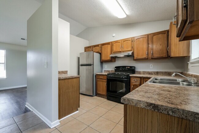 3230 Pearce Ct, Lithonia, GA 30038 - photo 7