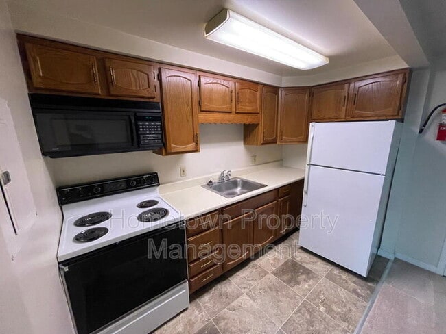 105-107 N Hanover St unit 107 APT C, Carlisle, PA 17013 - photo 3