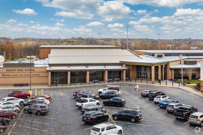 Pacific High School has an overall C rating on Niche.