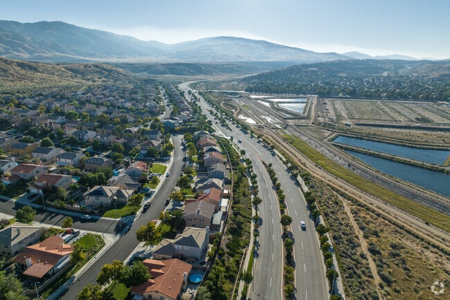 Lake Elizabeth Rd extends toward the mountains in the West Palmdale neighborhood.