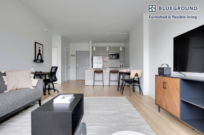 808 W Van Buren St unit FL7-ID531, Chicago, IL 60661 - photo 3