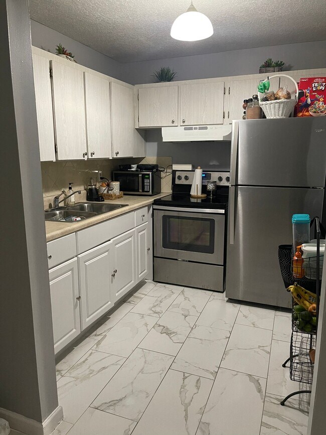 2200 Springdale Blvd unit 3140, Palm Springs, FL 33461 - photo 5