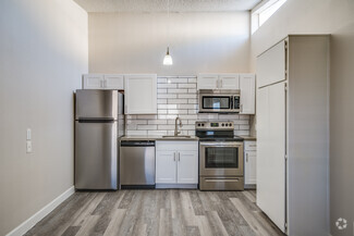 13517 W Glendale Ave, Glendale, AZ 85307