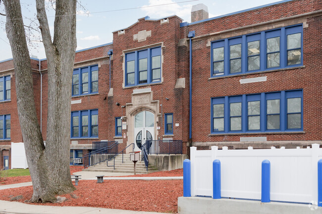 E. Roy Bixby School in Bogota, NJ receives an overall grade of B- from Niche.
